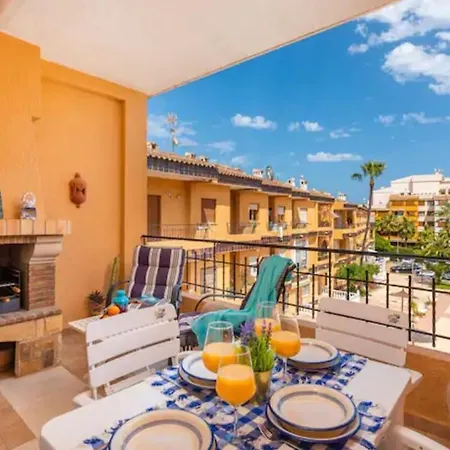 Appartement Sun And Salt, Punta Prima,fantastic Location ,beautiful Swimming Pool And Bbq